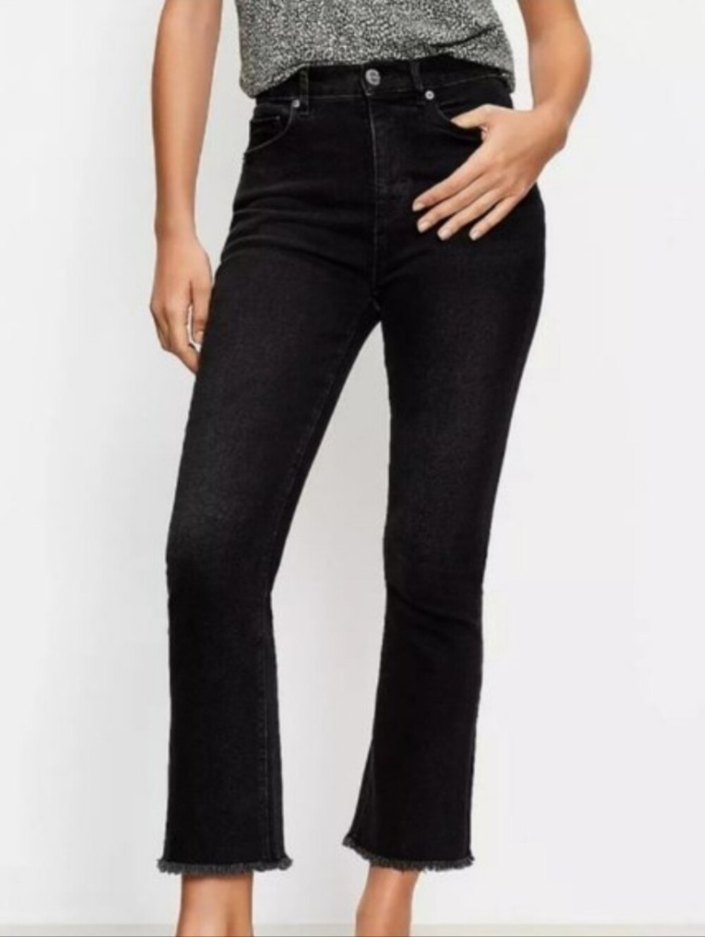 NEW LOFT The Kick Crop High Rise Black Denim Jeans Size 27/4 Frayed Hem
